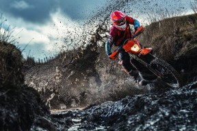 开云体育世界杯-国王打穿骑士，克莱成为关键先生，从三分雨到王朝余晖的救赎之路