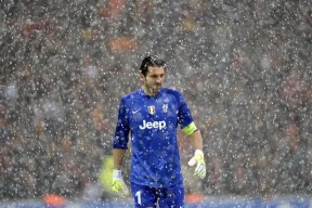 开云体育app-老鹰啄伤奇才，戈贝尔在焦点战证明自己，沉默巨塔的无声宣言