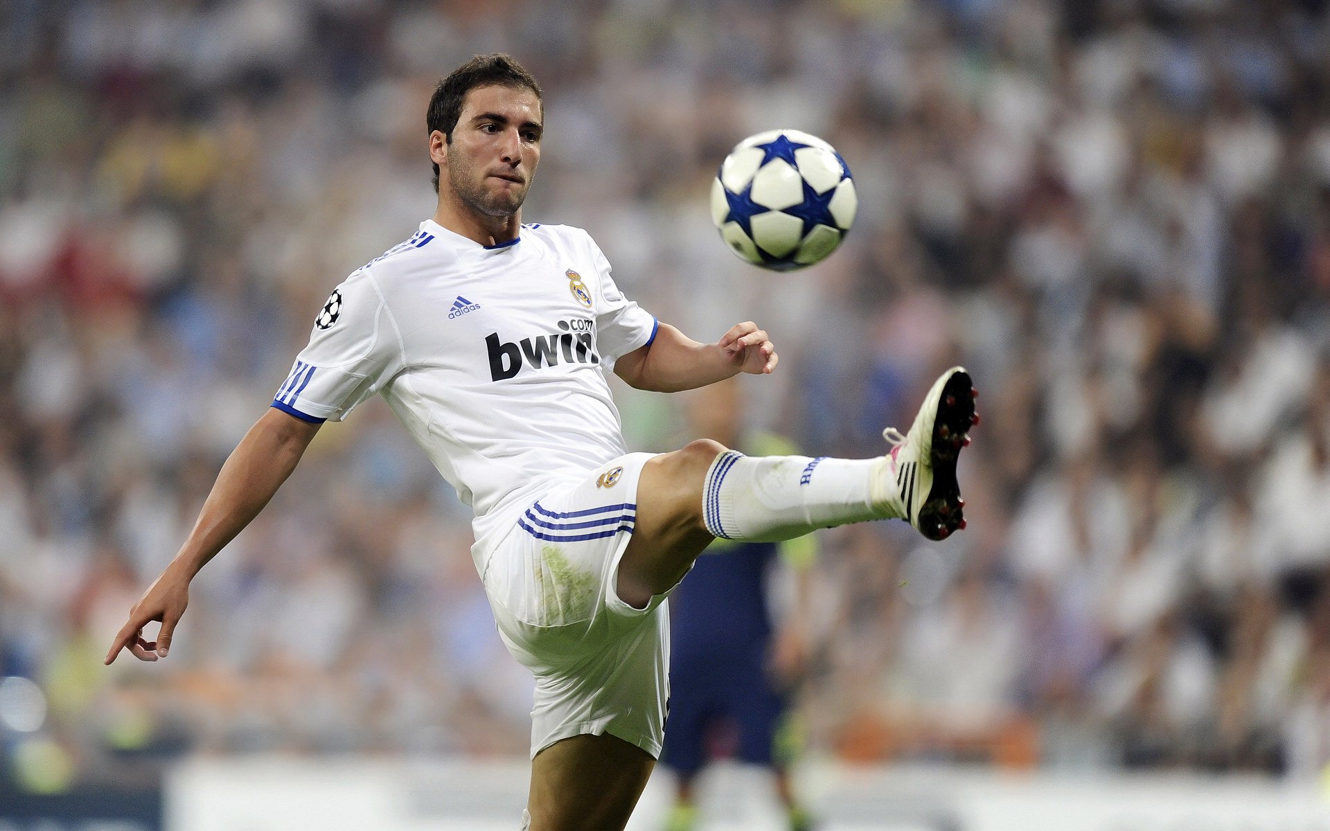 猛龙防守锁死活塞,杰伦格林关键战不手软