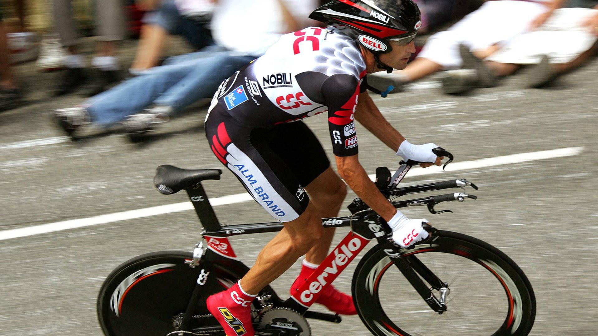 赛道与绿茵的跨界回响，F1揭幕战与利物浦的墨西哥式胜利